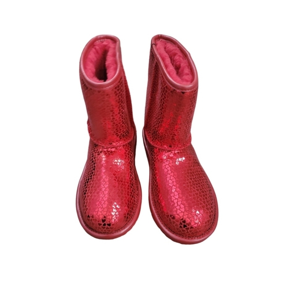 NWOT Ugg - Kids Classic II Gel Hearts Short Boots size 4 Big Kids - Picture 4 of 6